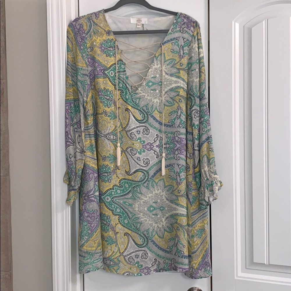 Paisley dress size large with lace detail- Entro